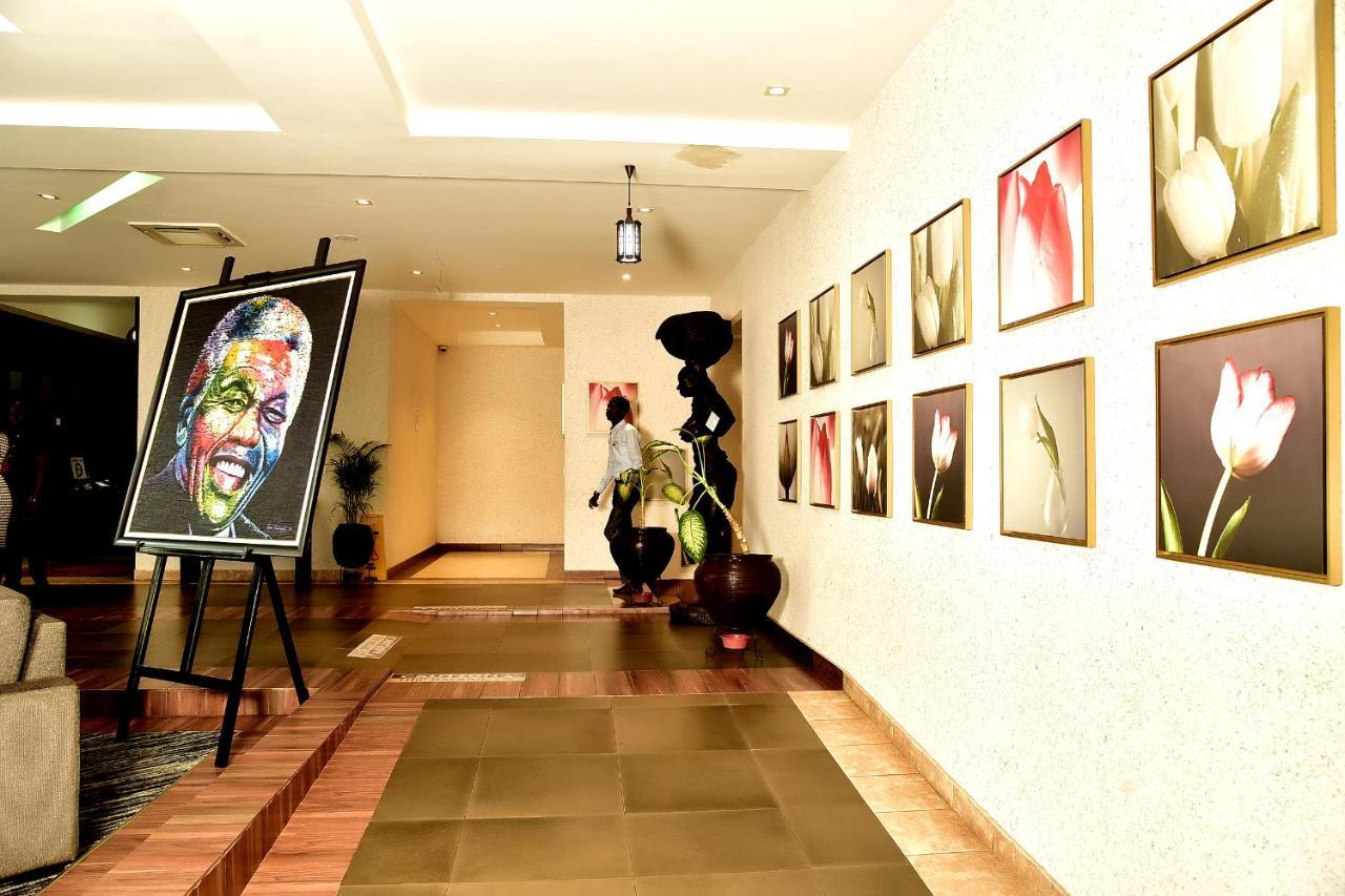 Golden Tulip Ibadan Hotel Bagian luar foto