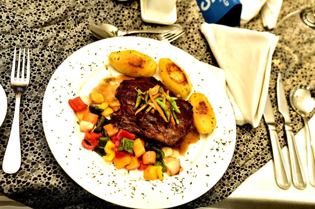 Golden Tulip Ibadan Hotel Bagian luar foto