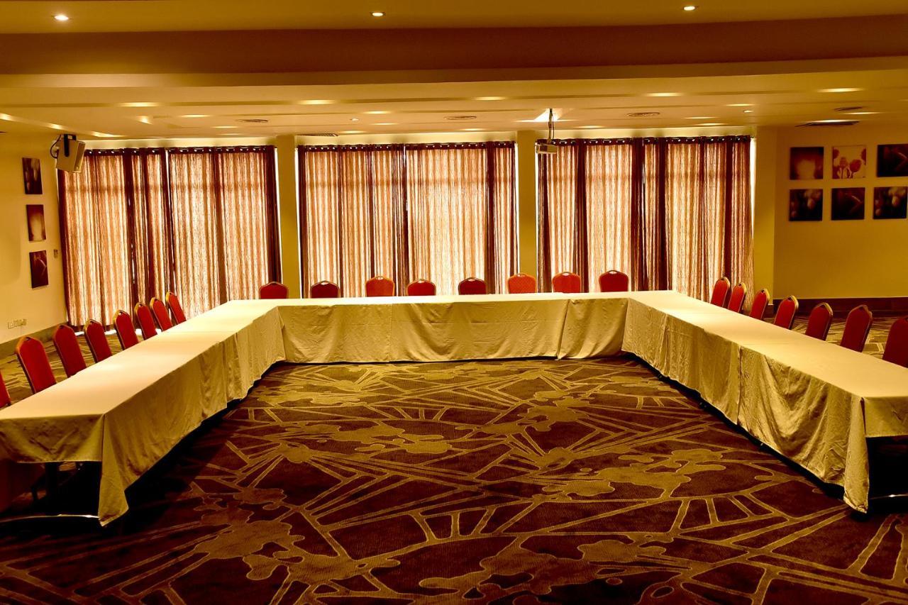 Golden Tulip Ibadan Hotel Bagian luar foto