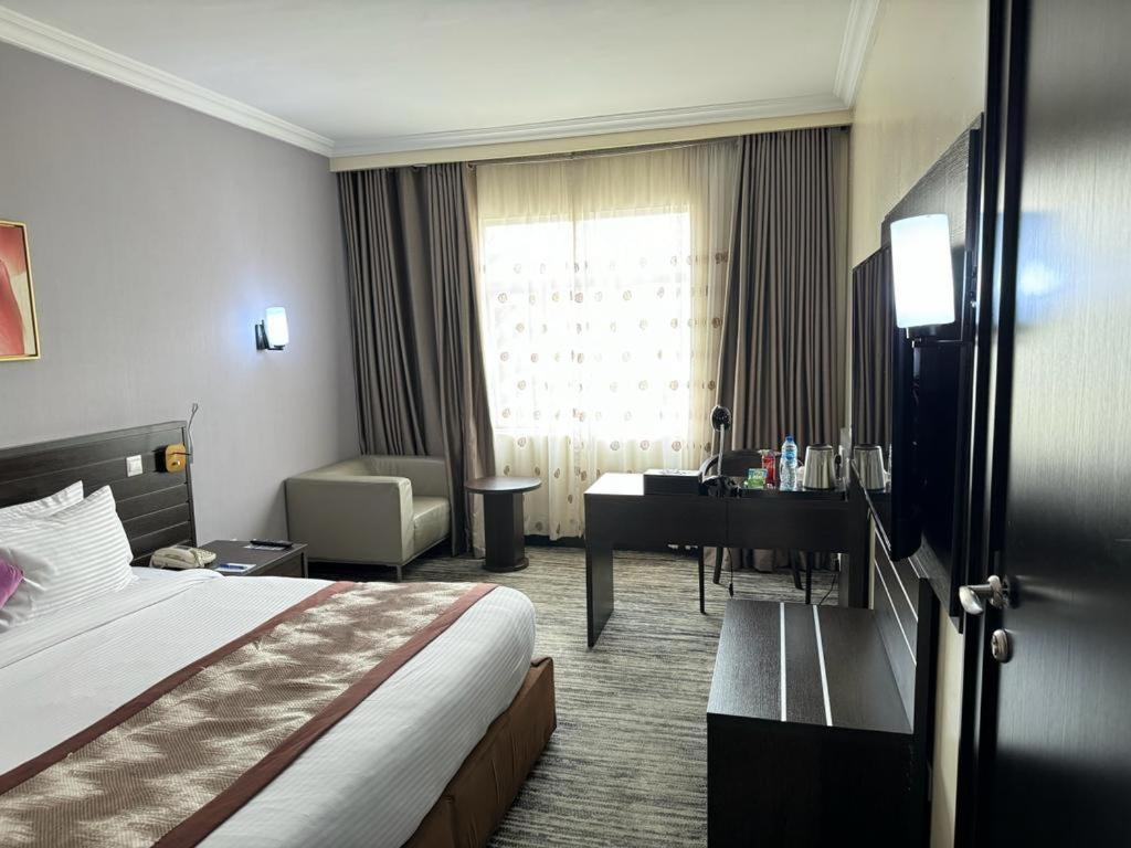 Golden Tulip Ibadan Hotel Bagian luar foto