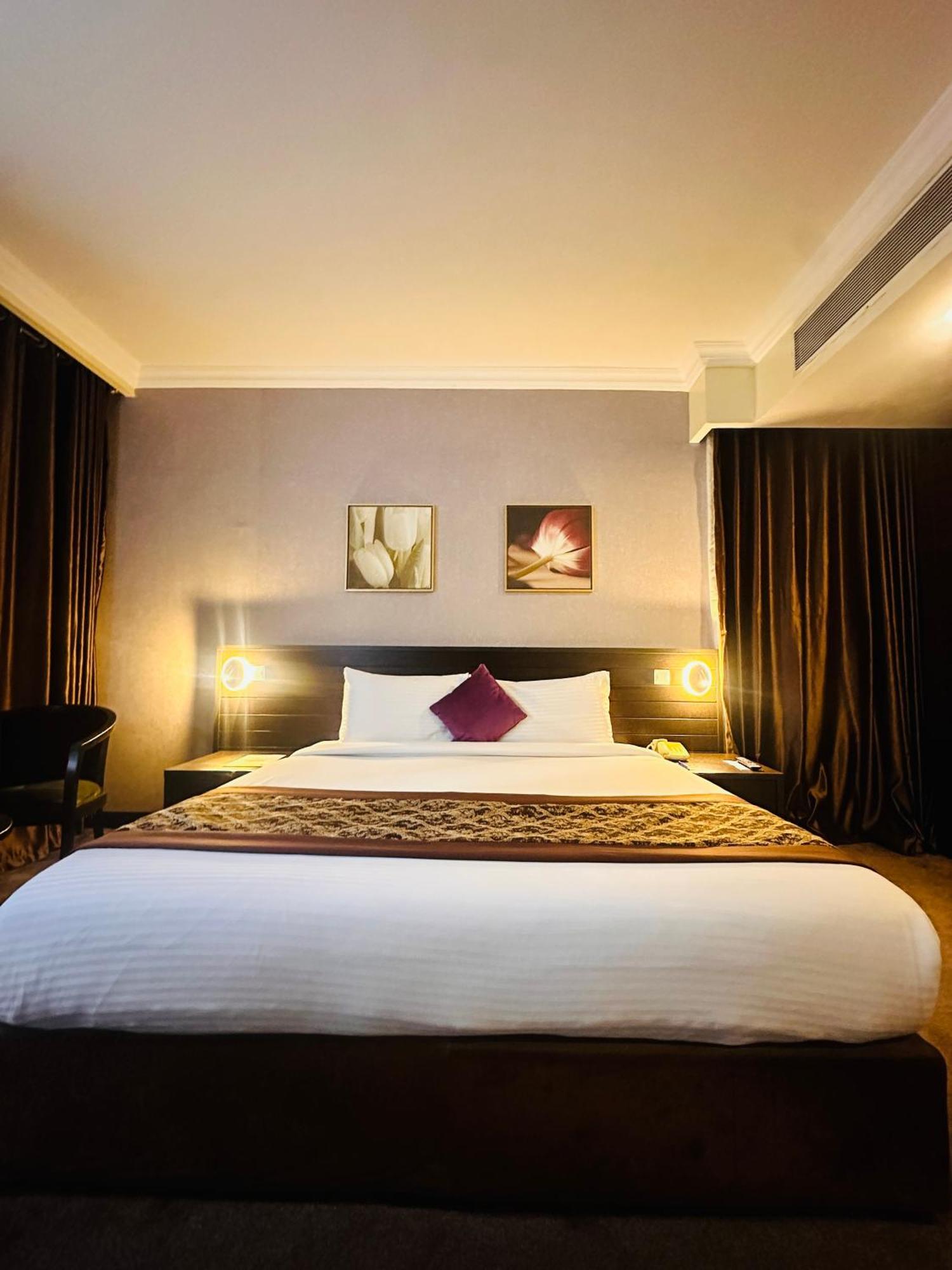 Golden Tulip Ibadan Hotel Bagian luar foto
