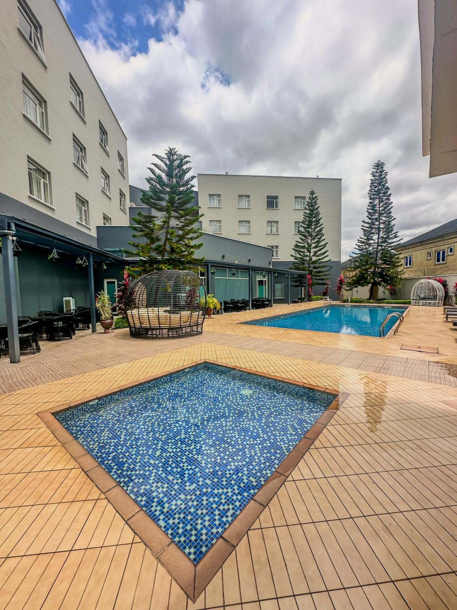Golden Tulip Ibadan Hotel Bagian luar foto
