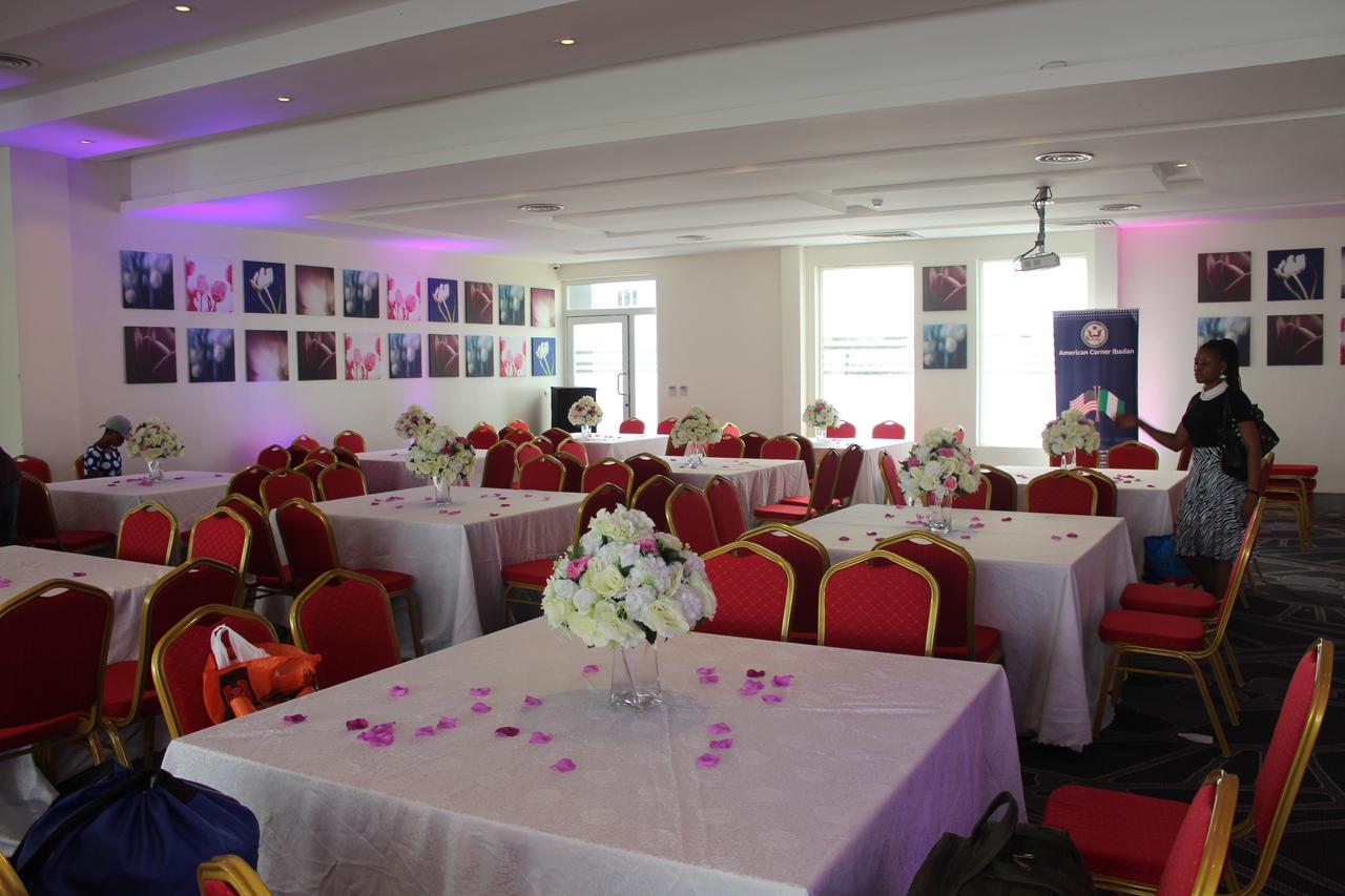 Golden Tulip Ibadan Hotel Bagian luar foto
